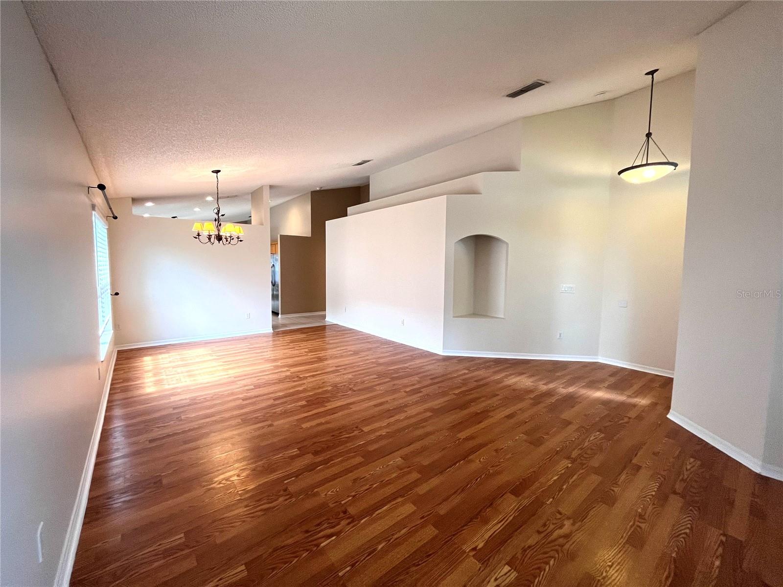 Image 14 of 49 For 488 Winding Hollow Avenue