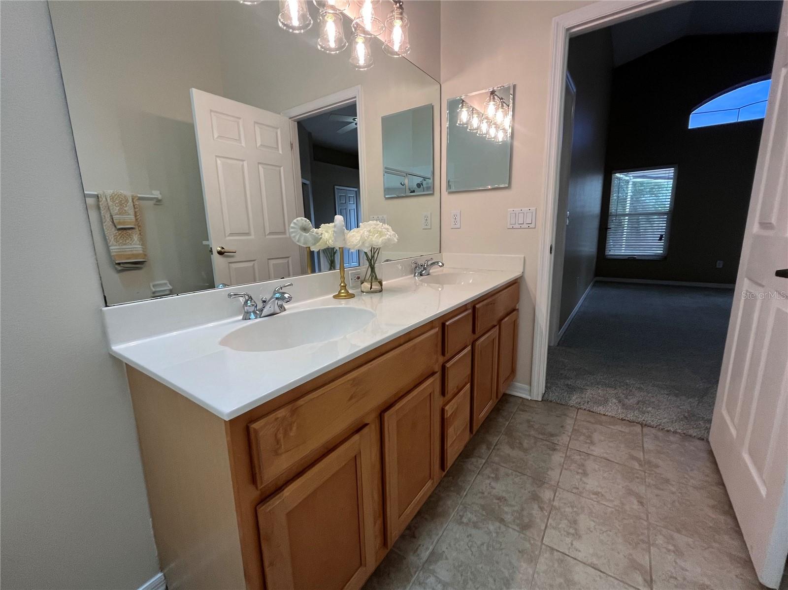 Image 29 of 49 For 488 Winding Hollow Avenue