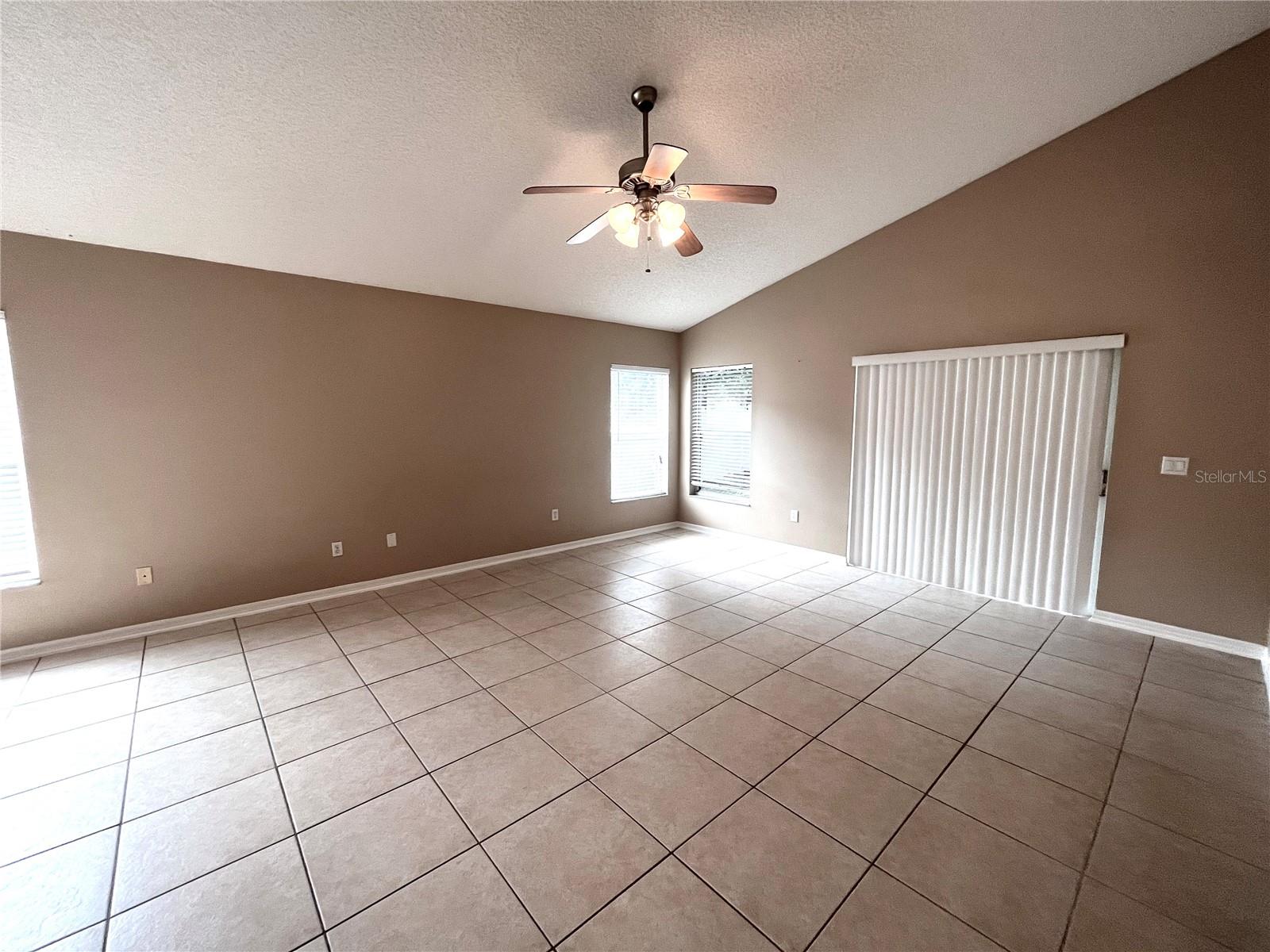 Image 30 of 49 For 488 Winding Hollow Avenue