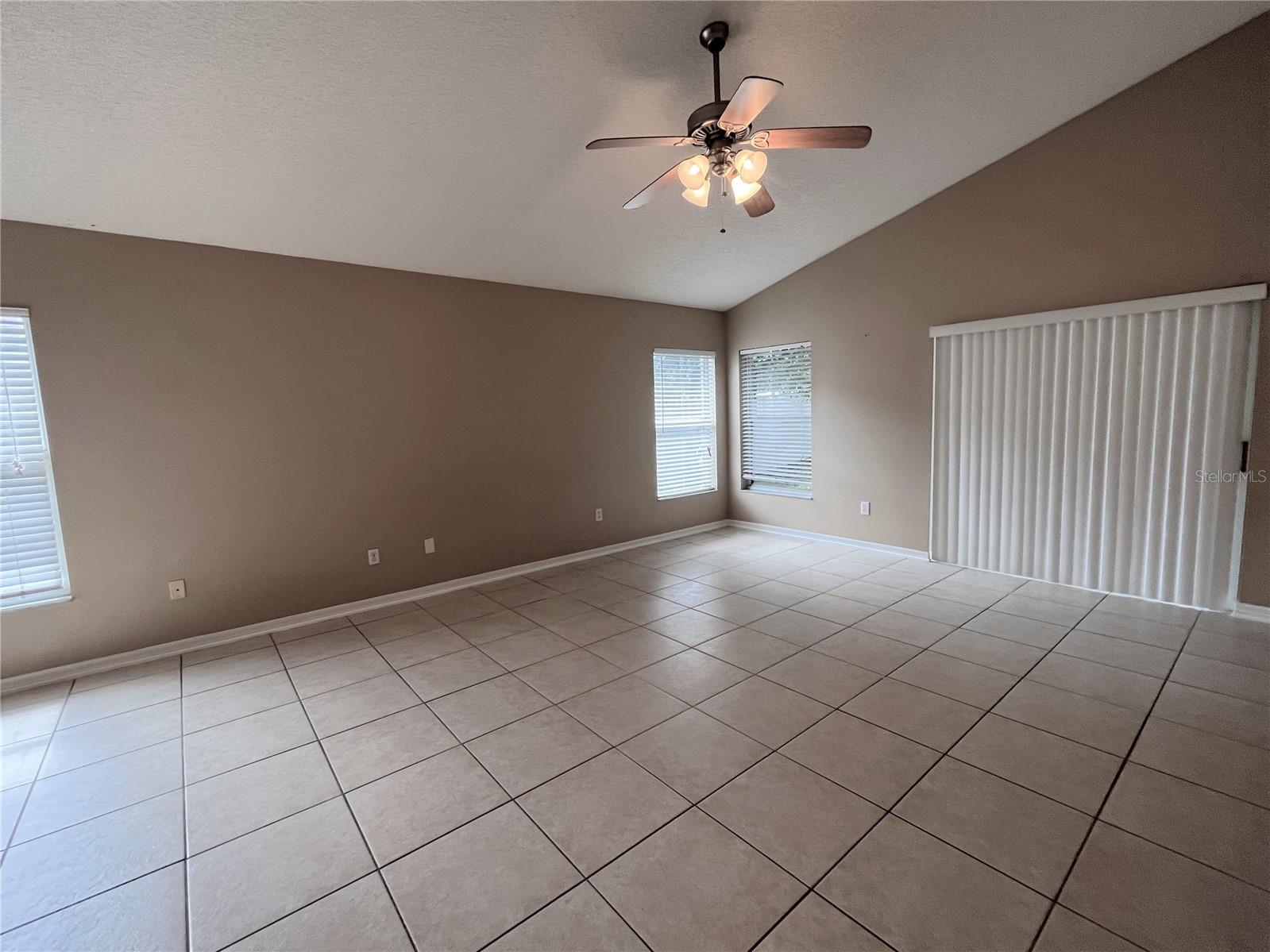 Image 31 of 49 For 488 Winding Hollow Avenue