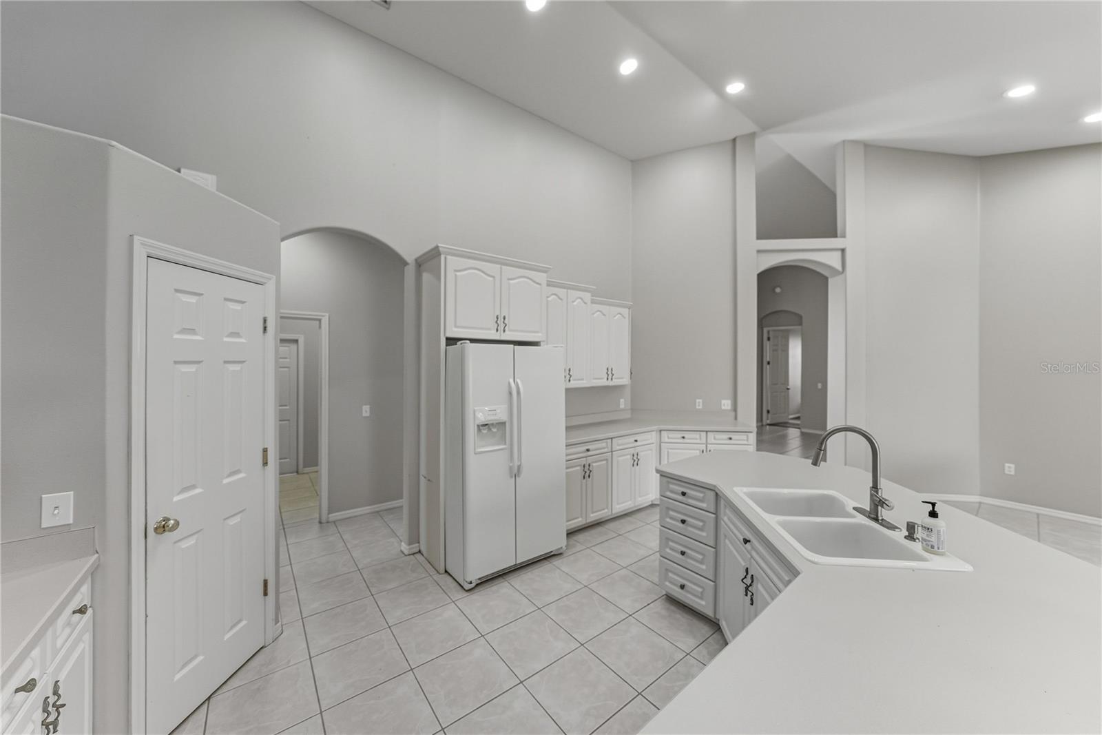 Image 22 of 51 For 5766 High Ridge Loop