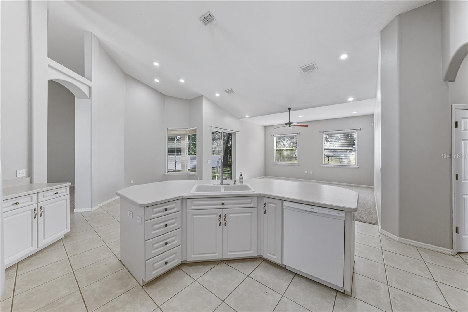 Image 23 of 51 For 5766 High Ridge Loop