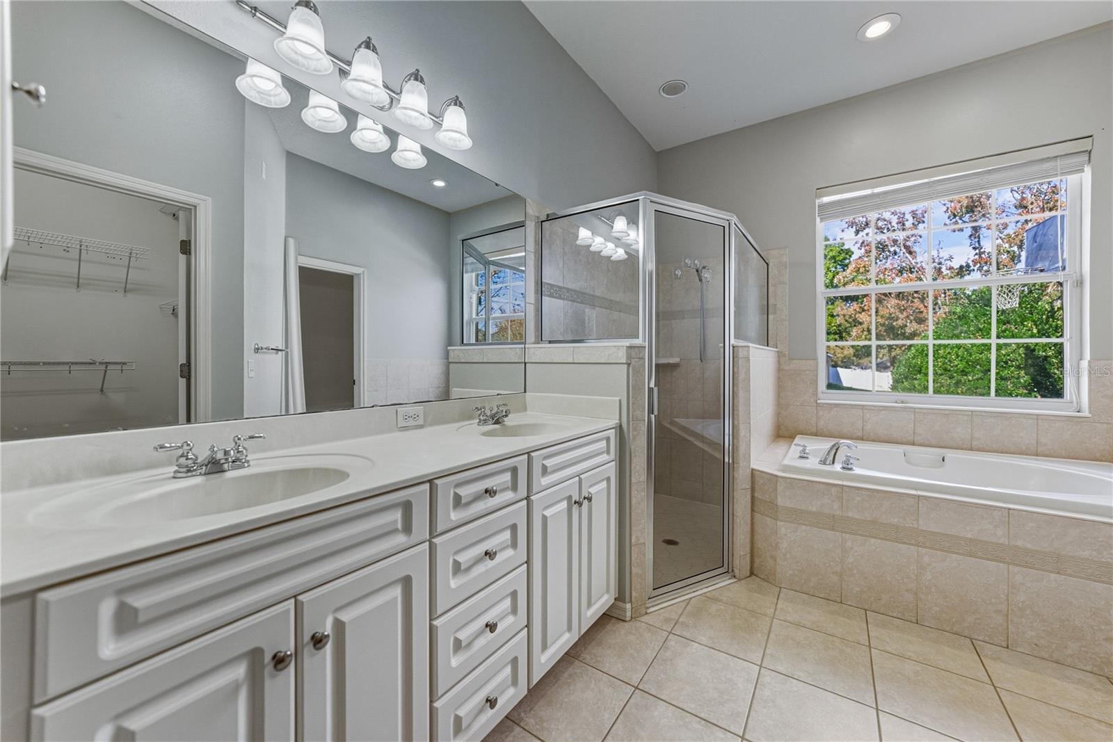 Image 37 of 51 For 5766 High Ridge Loop