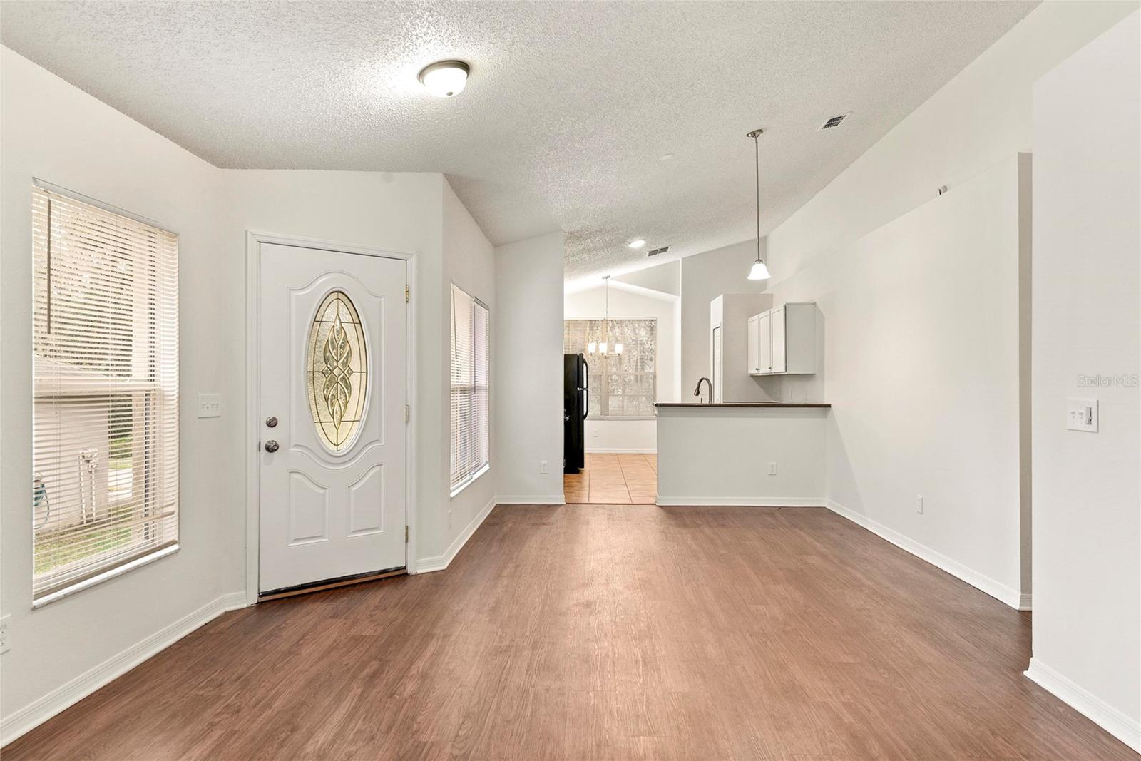 Image 6 of 29 For 333 Bay Street