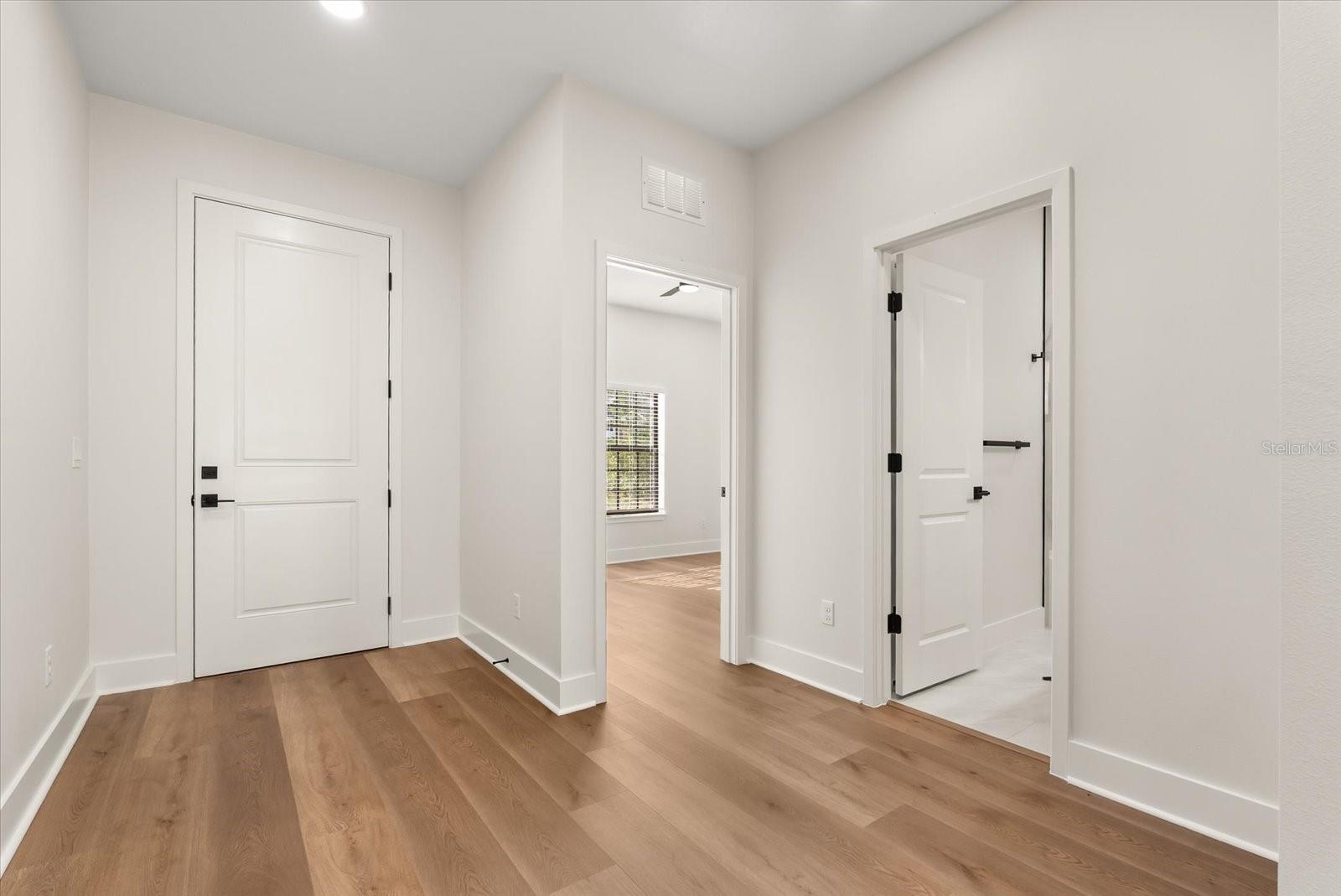 Image 20 of 33 For 24 Plantation Road