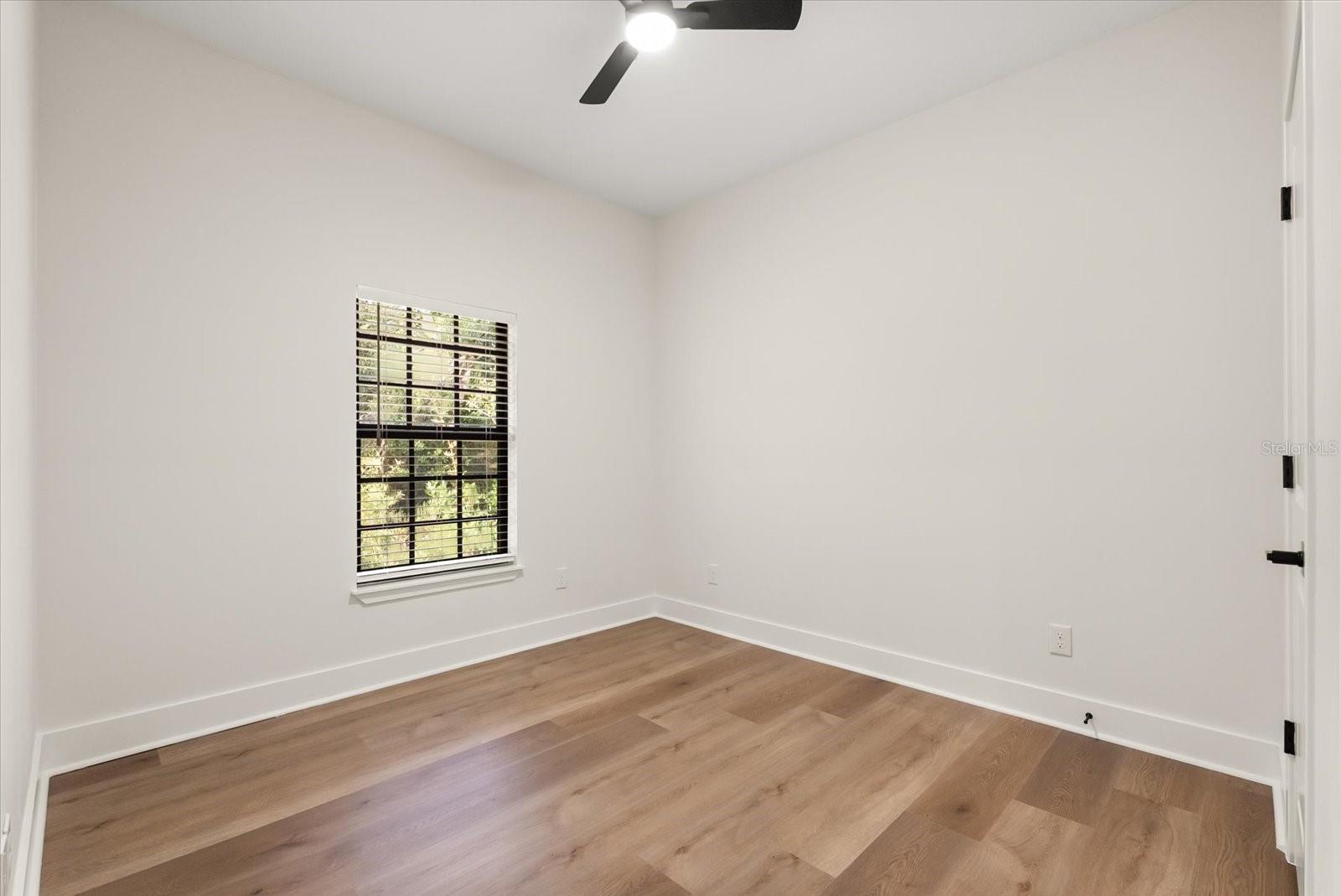 Image 24 of 33 For 24 Plantation Road