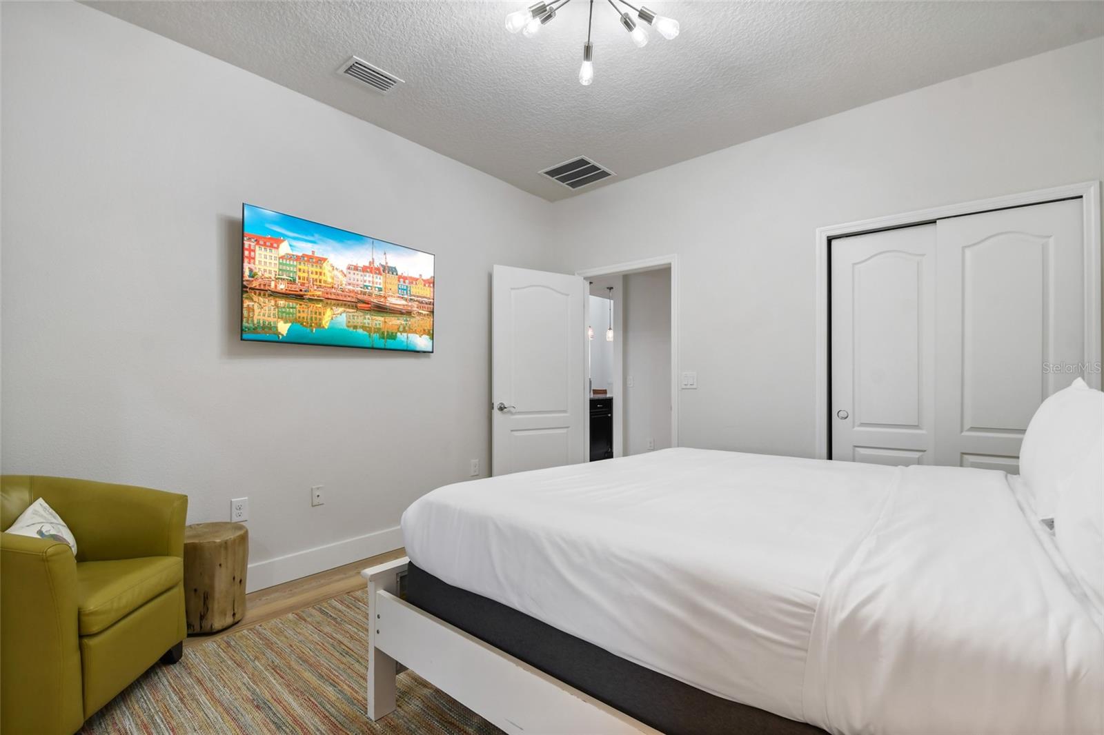 Image 16 of 66 For 8869 Rhodes Street