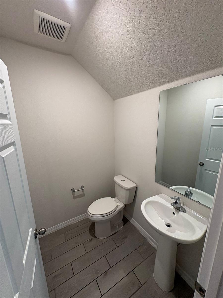 Image 5 of 16 For 2065 Milkweed Street