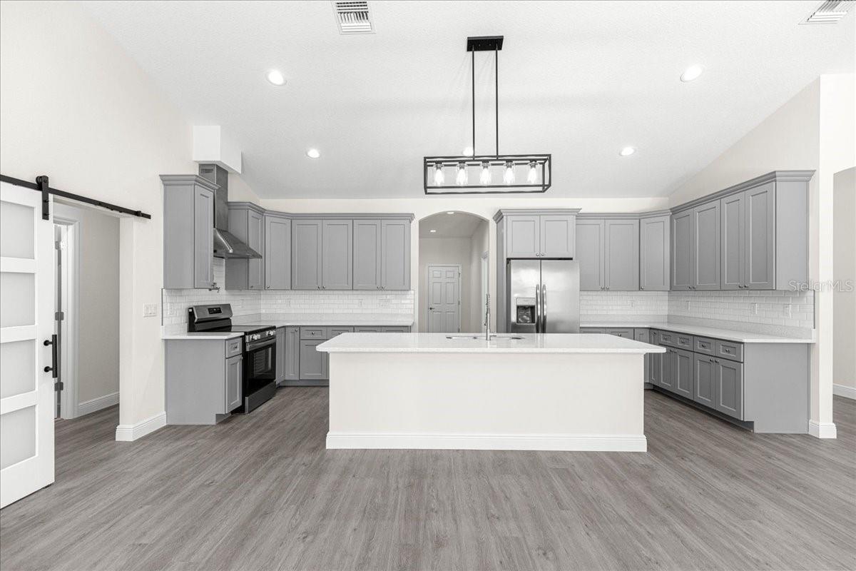 Image 11 of 57 For 7960 121 Terrace