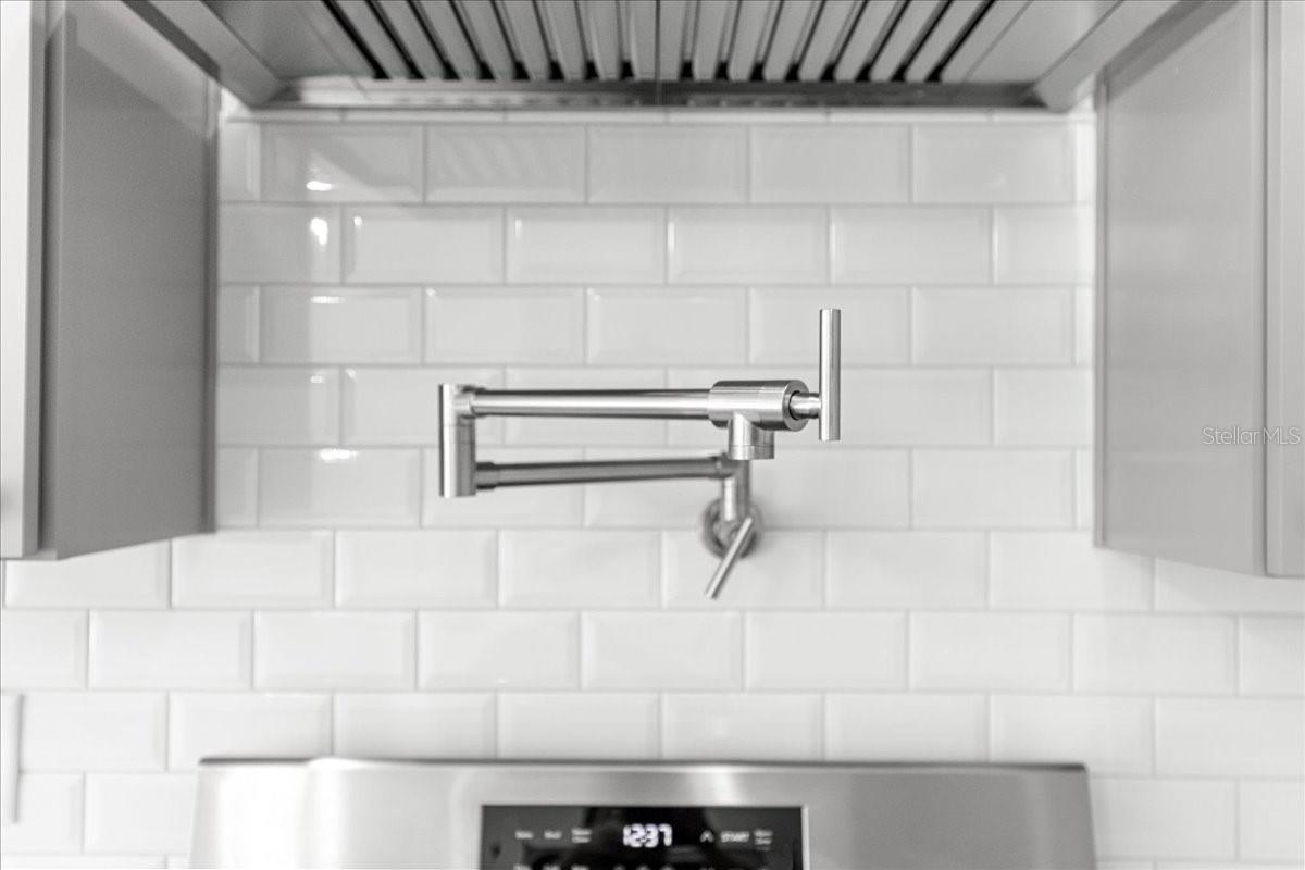 Image 19 of 57 For 7960 121 Terrace