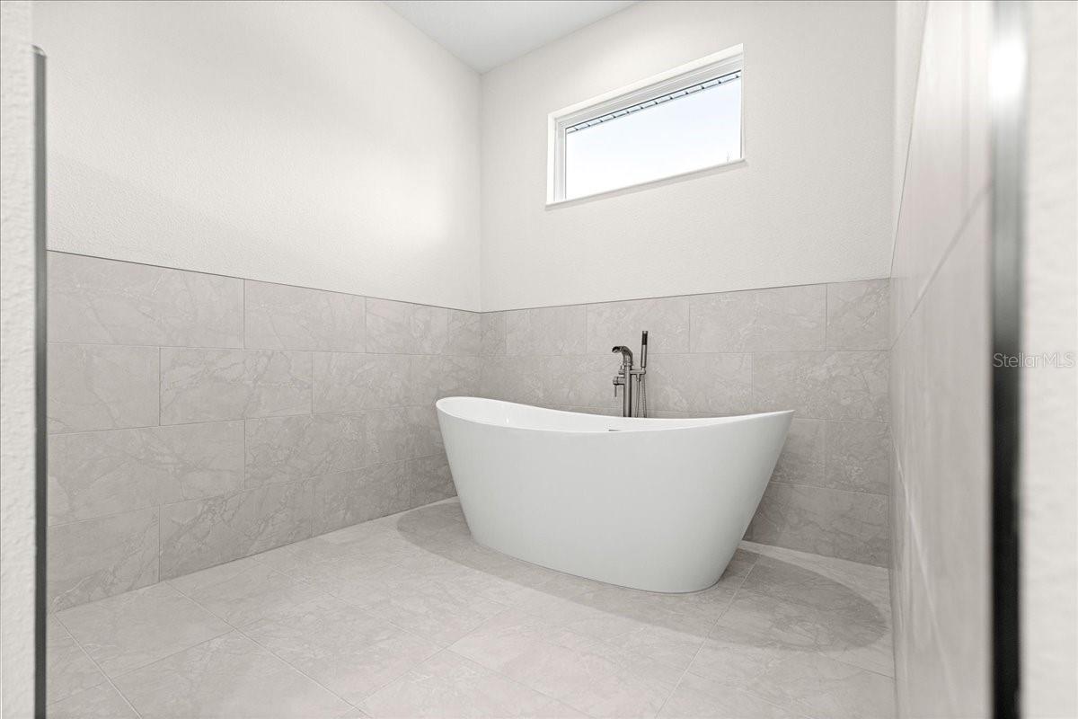 Image 40 of 57 For 7960 121 Terrace