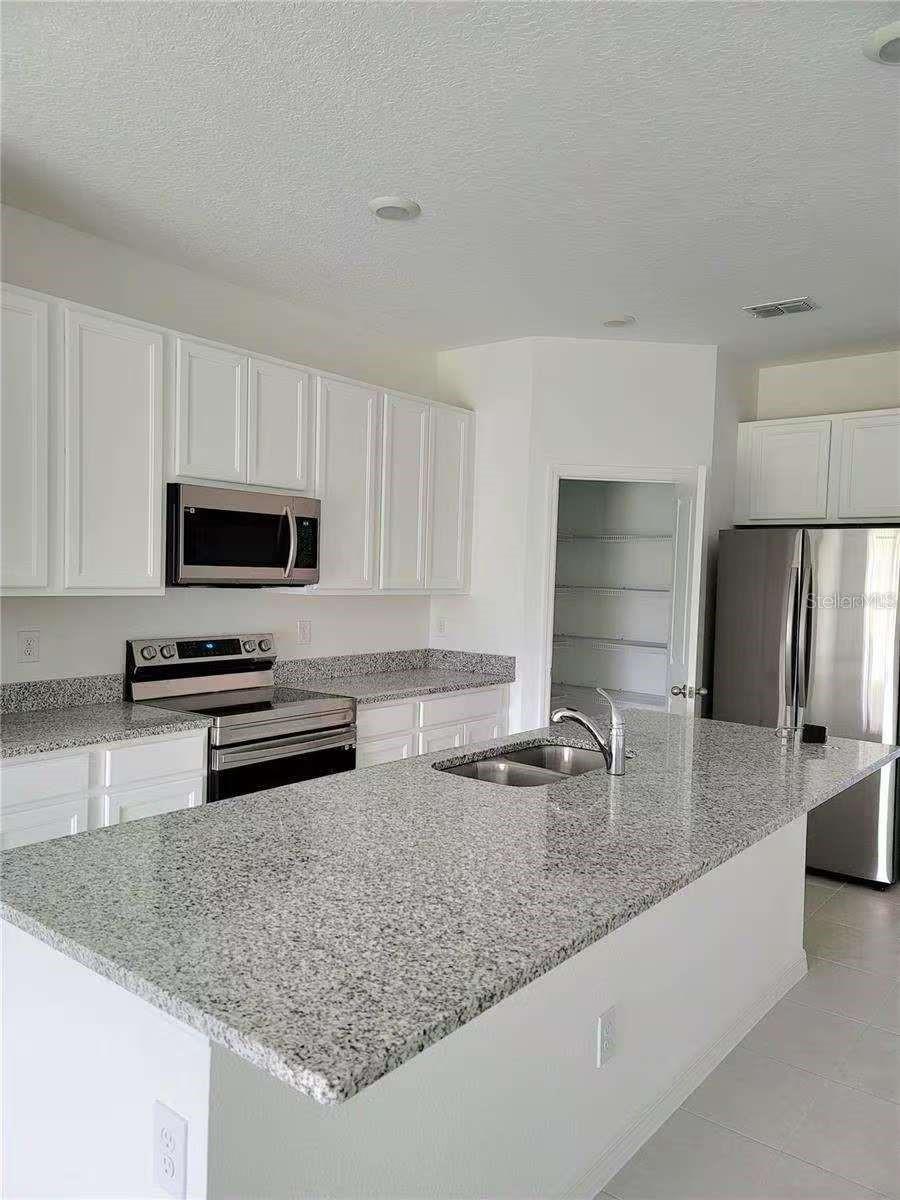 Image 7 of 21 For 1022 Alabaster Way