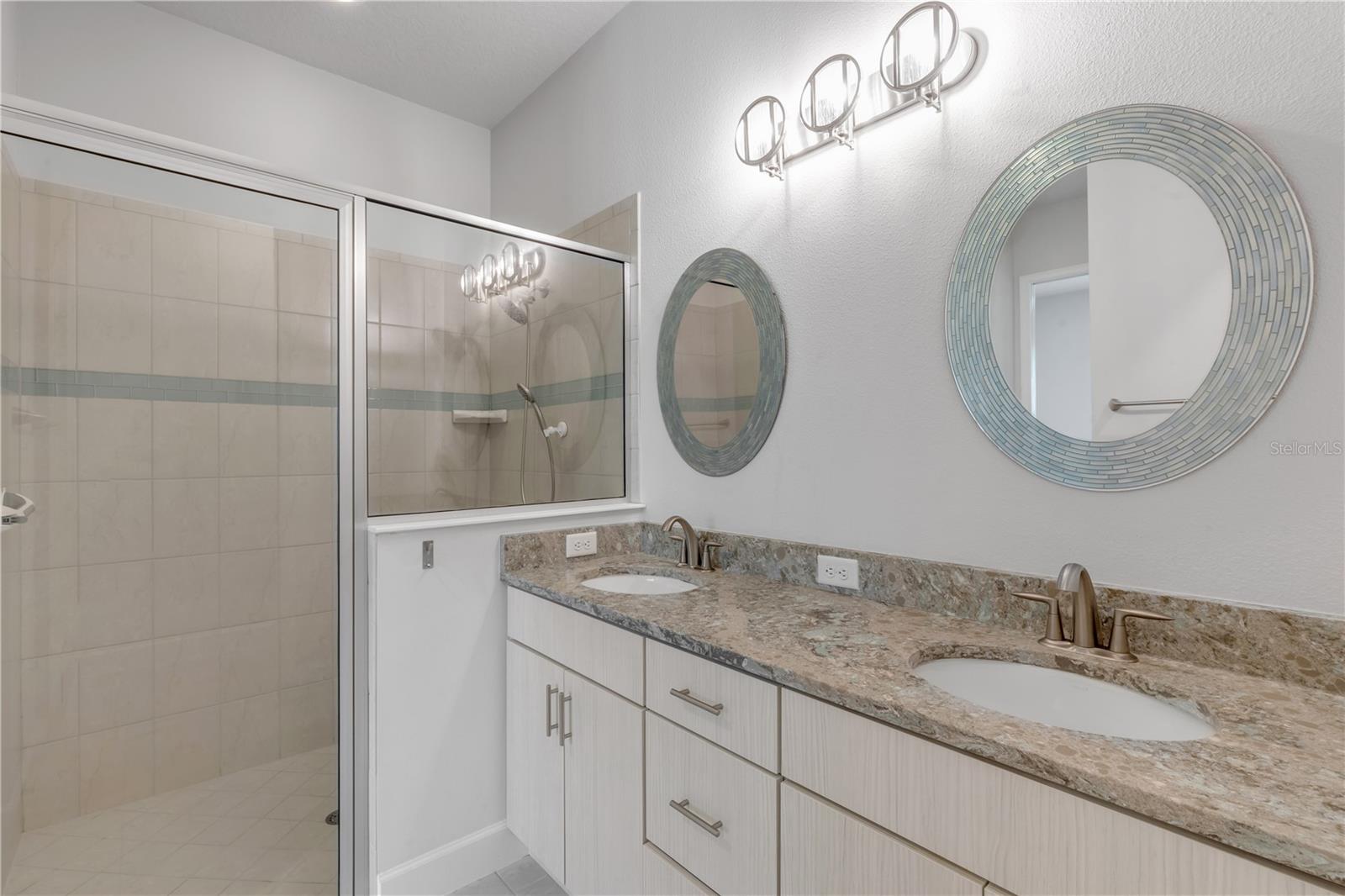 Image 15 of 34 For 844 Pinewood Drive