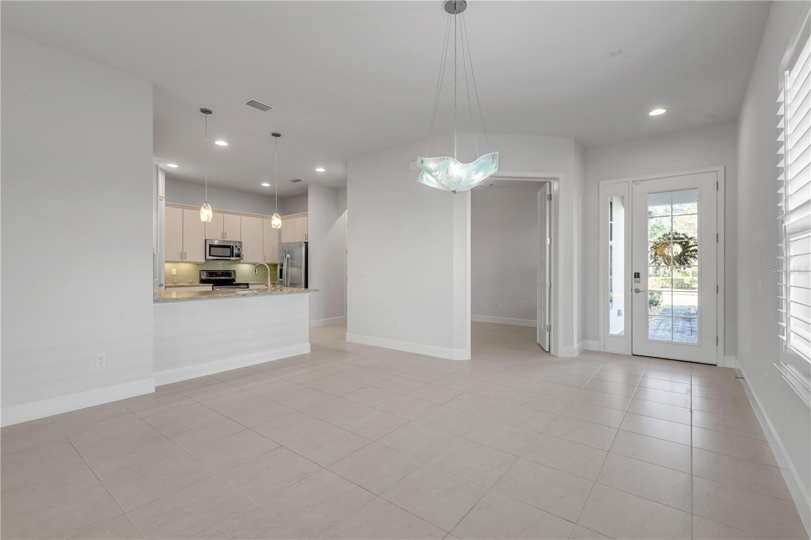 Image 5 of 34 For 844 Pinewood Drive