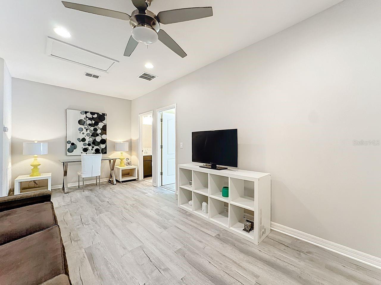 Image 24 of 35 For 11209 Grander Drive