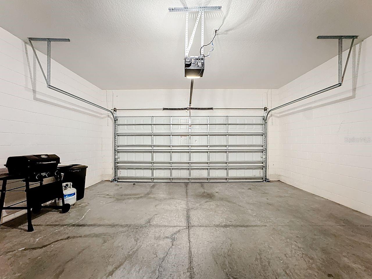 Image 32 of 35 For 11209 Grander Drive