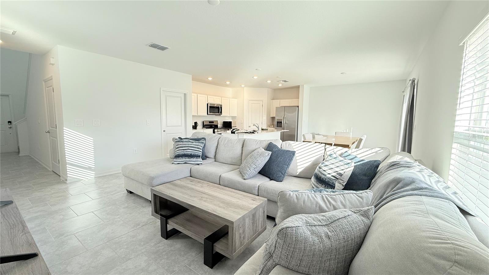 Image 4 of 20 For 1179 Tyler Loop