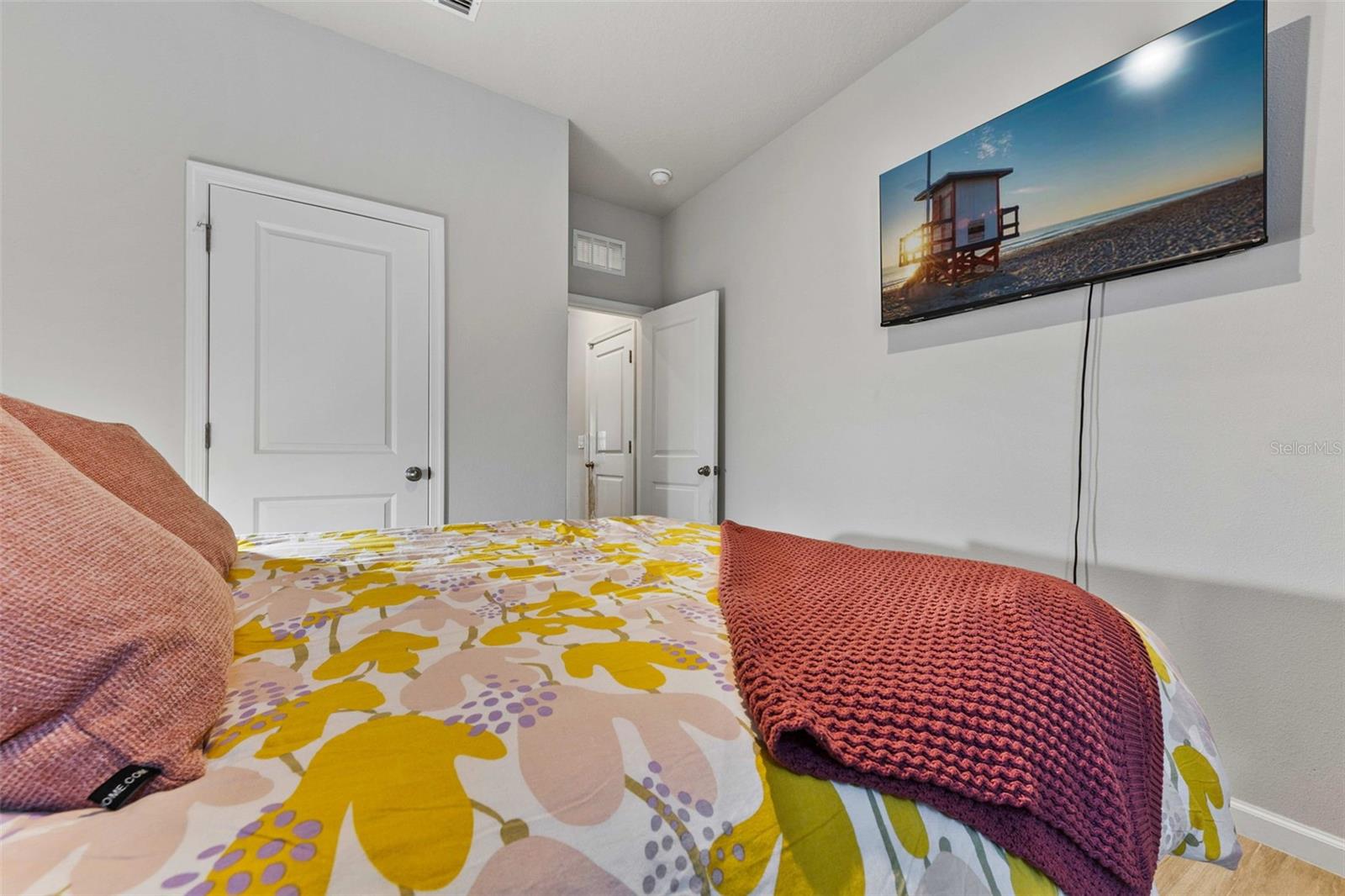 Image 15 of 33 For 194 Eagle Harbor Way