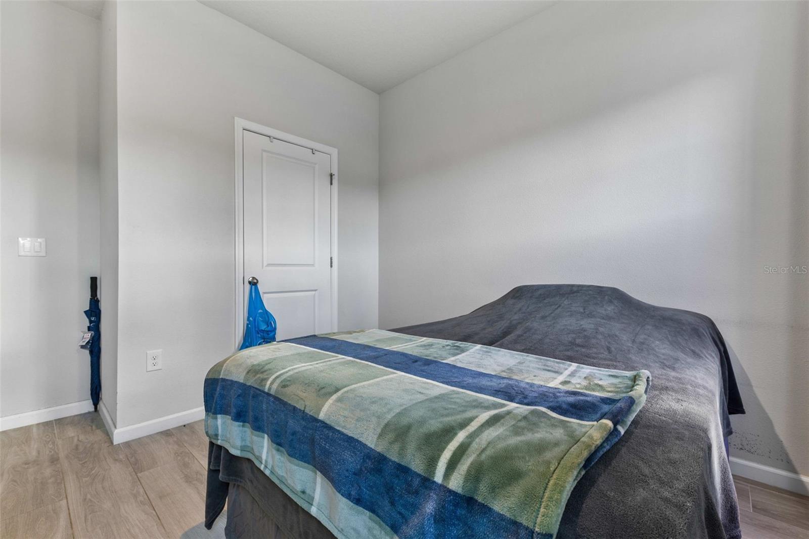 Image 18 of 33 For 194 Eagle Harbor Way