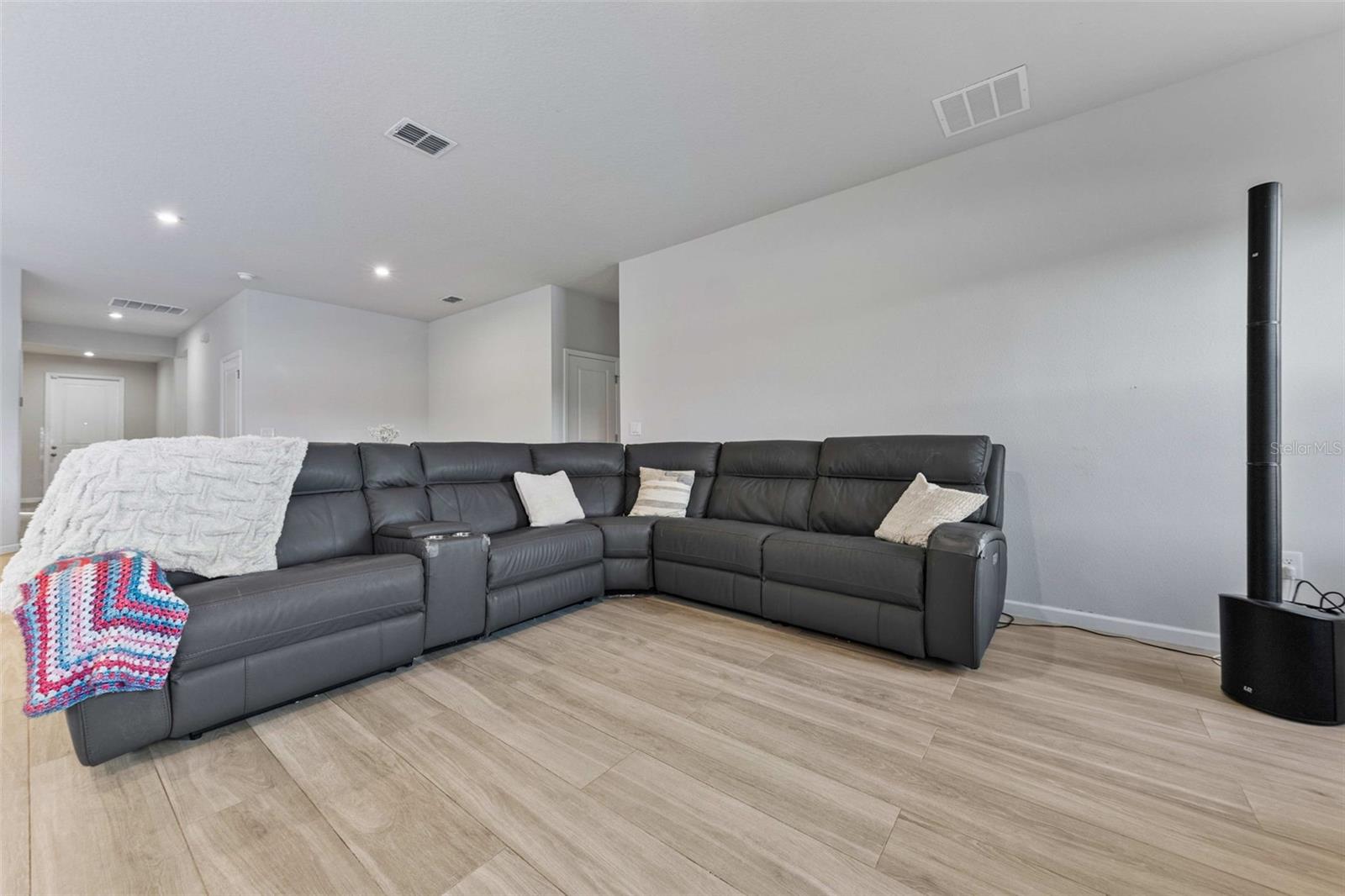 Image 5 of 33 For 194 Eagle Harbor Way