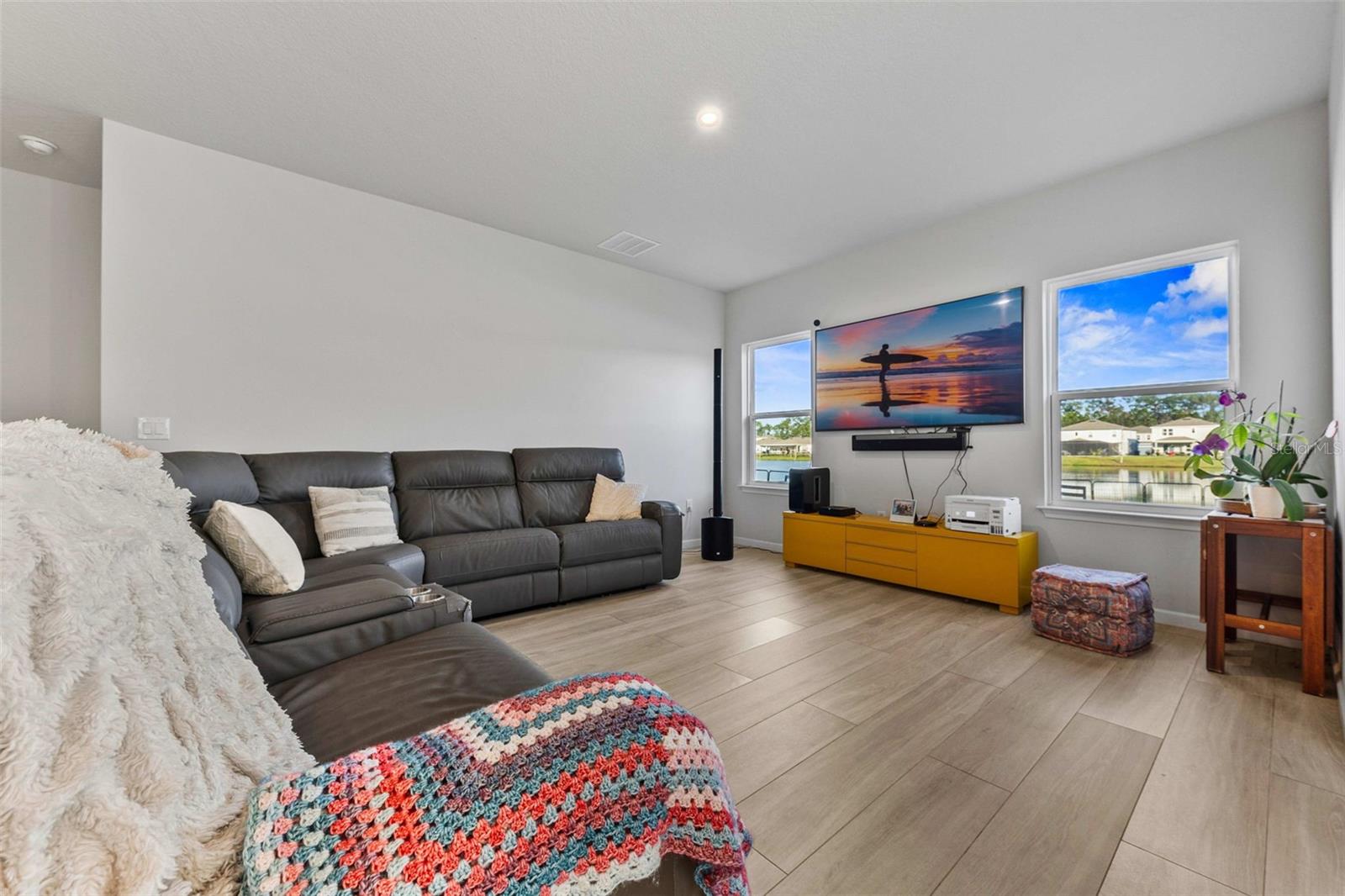 Image 6 of 33 For 194 Eagle Harbor Way