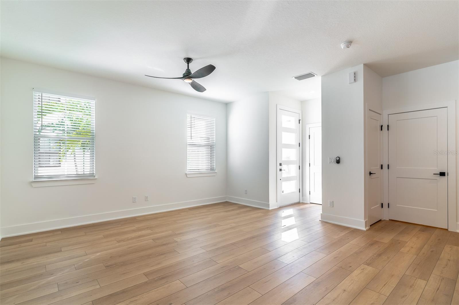 Image 10 of 28 For 1319 Weber Street