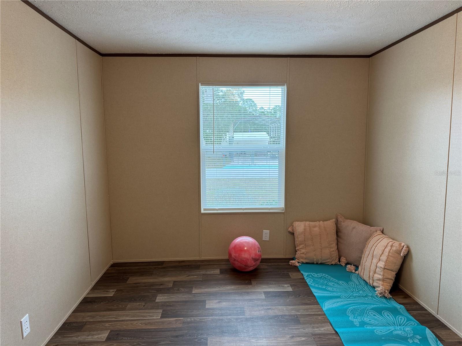 Image 13 of 37 For 18472 58th Place