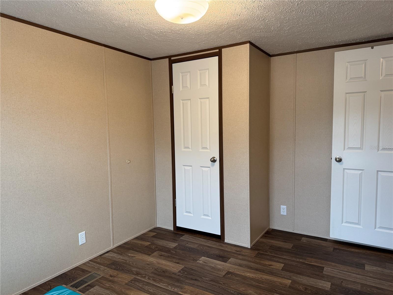 Image 14 of 37 For 18472 58th Place