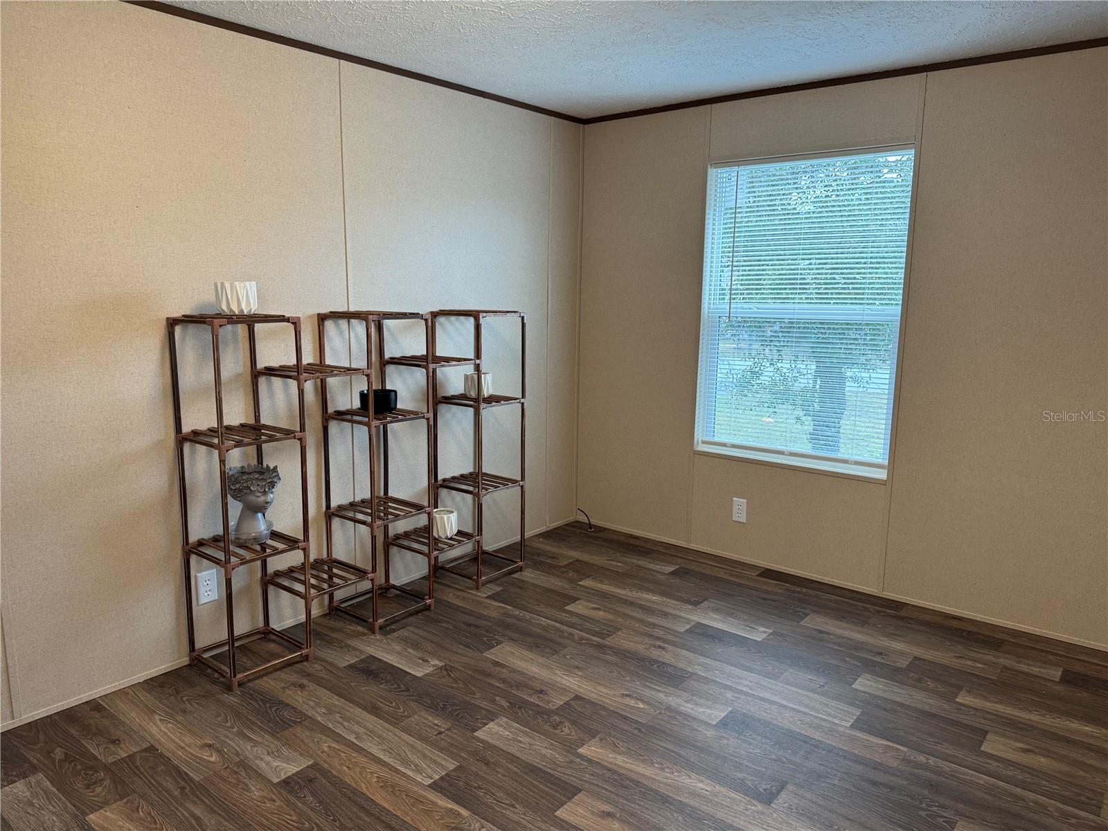 Image 15 of 37 For 18472 58th Place