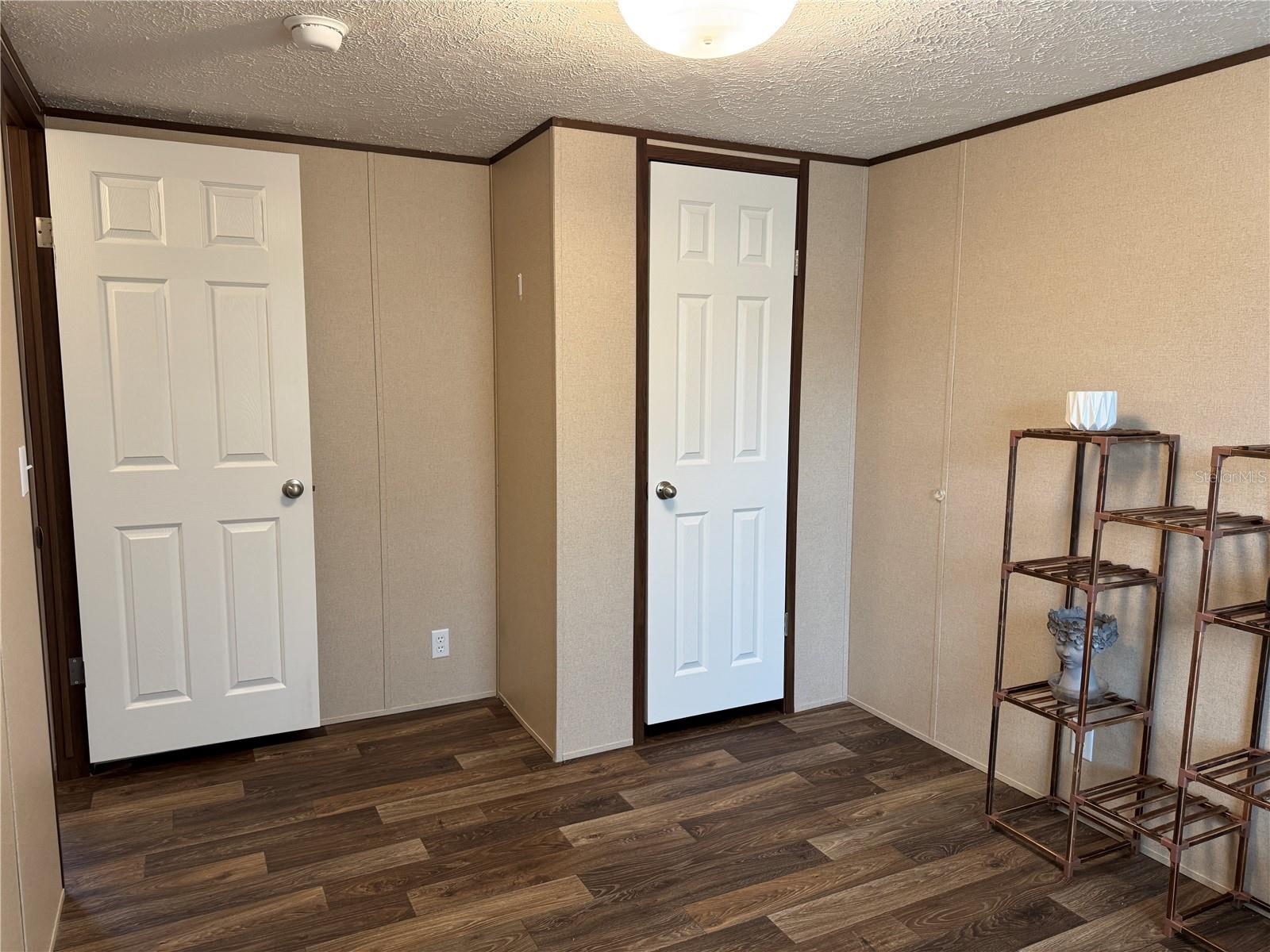 Image 16 of 37 For 18472 58th Place