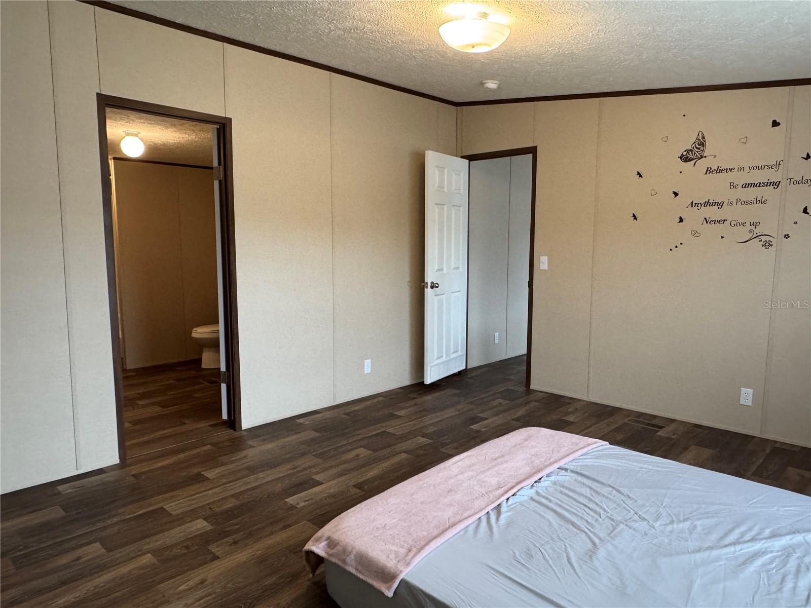 Image 22 of 37 For 18472 58th Place