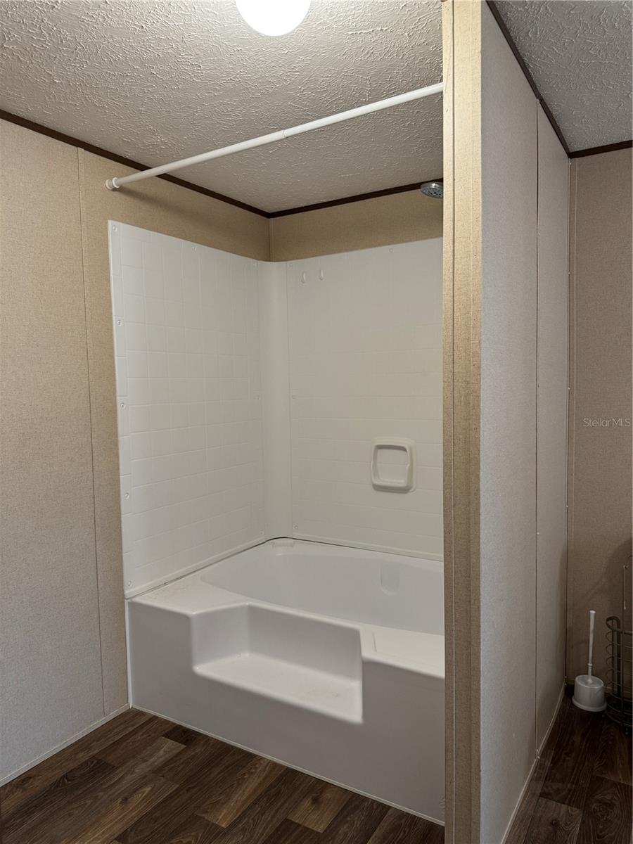 Image 25 of 37 For 18472 58th Place