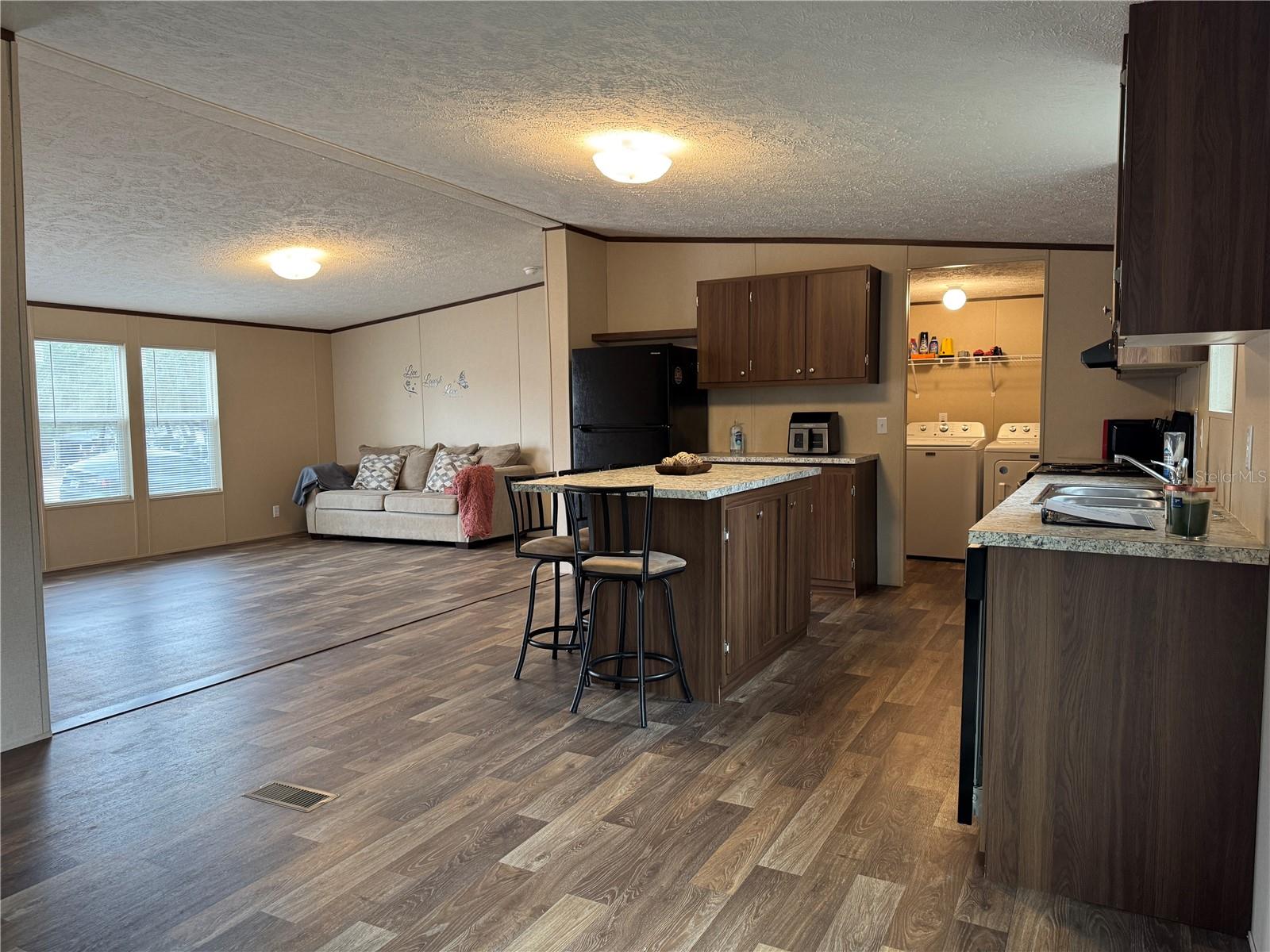 Image 28 of 37 For 18472 58th Place