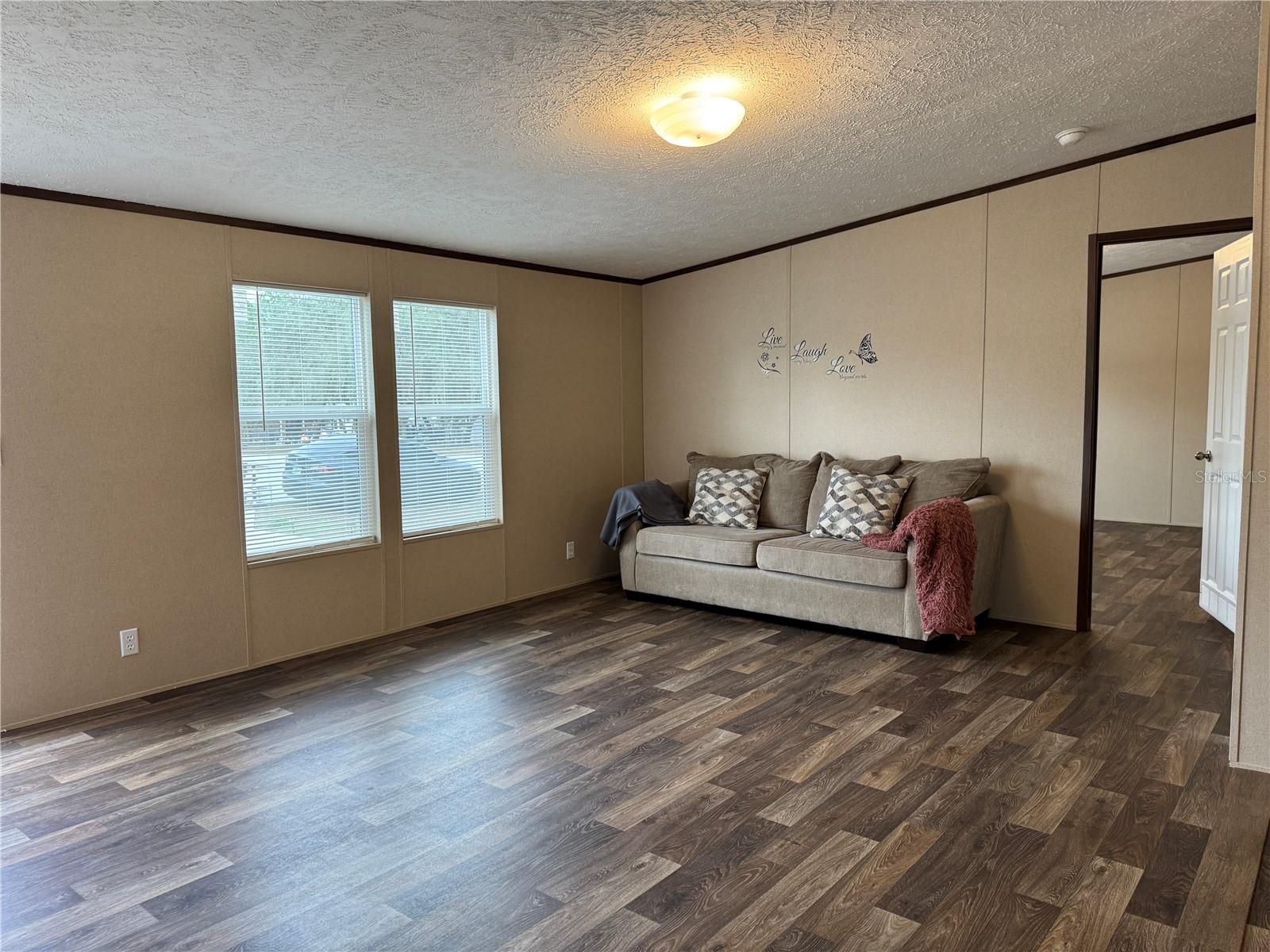 Image 32 of 37 For 18472 58th Place