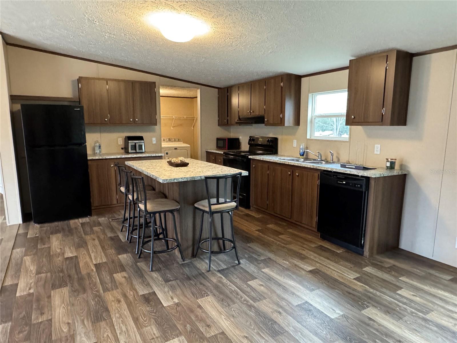 Image 6 of 37 For 18472 58th Place