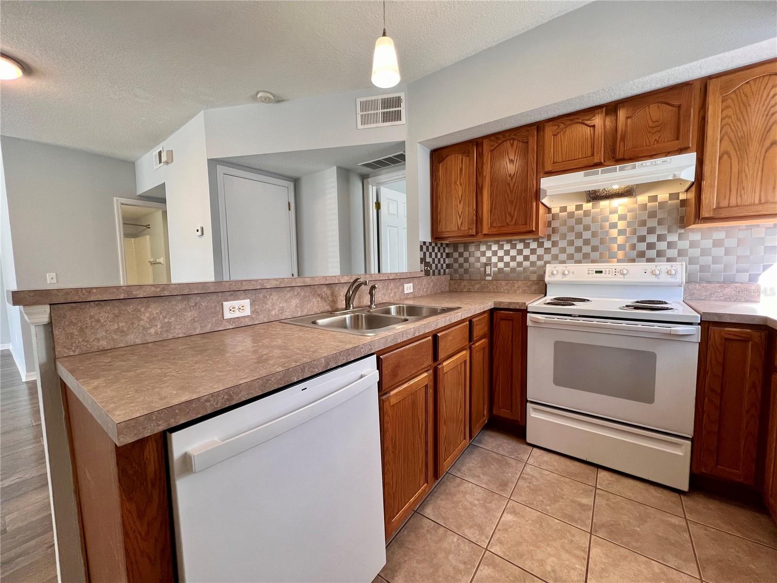 Image 8 of 28 For 3101 Washington Street A