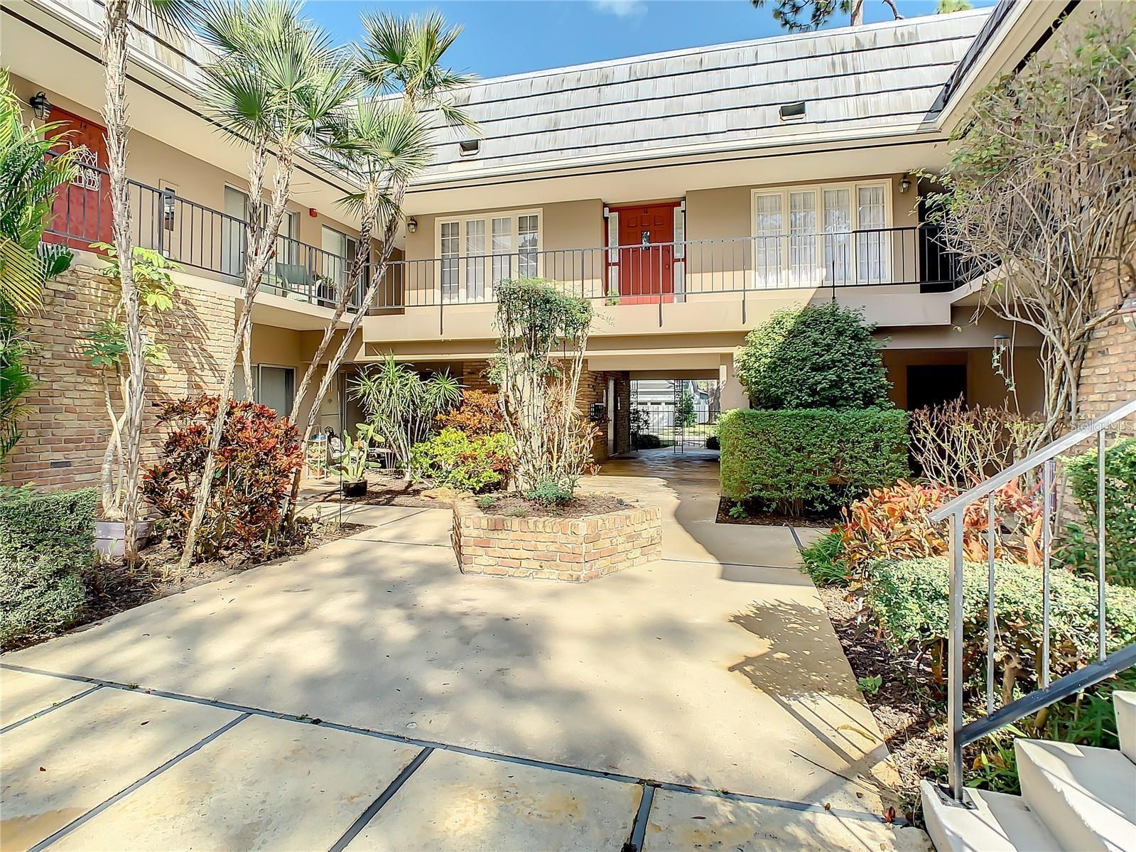 Image 3 of 27 For 1920 Woodcrest Drive 9