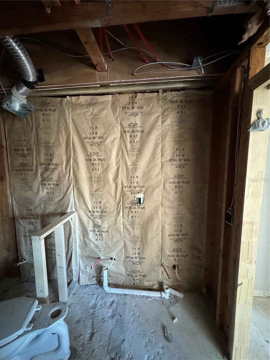 Image 7 of 27 For 1920 Woodcrest Drive 9