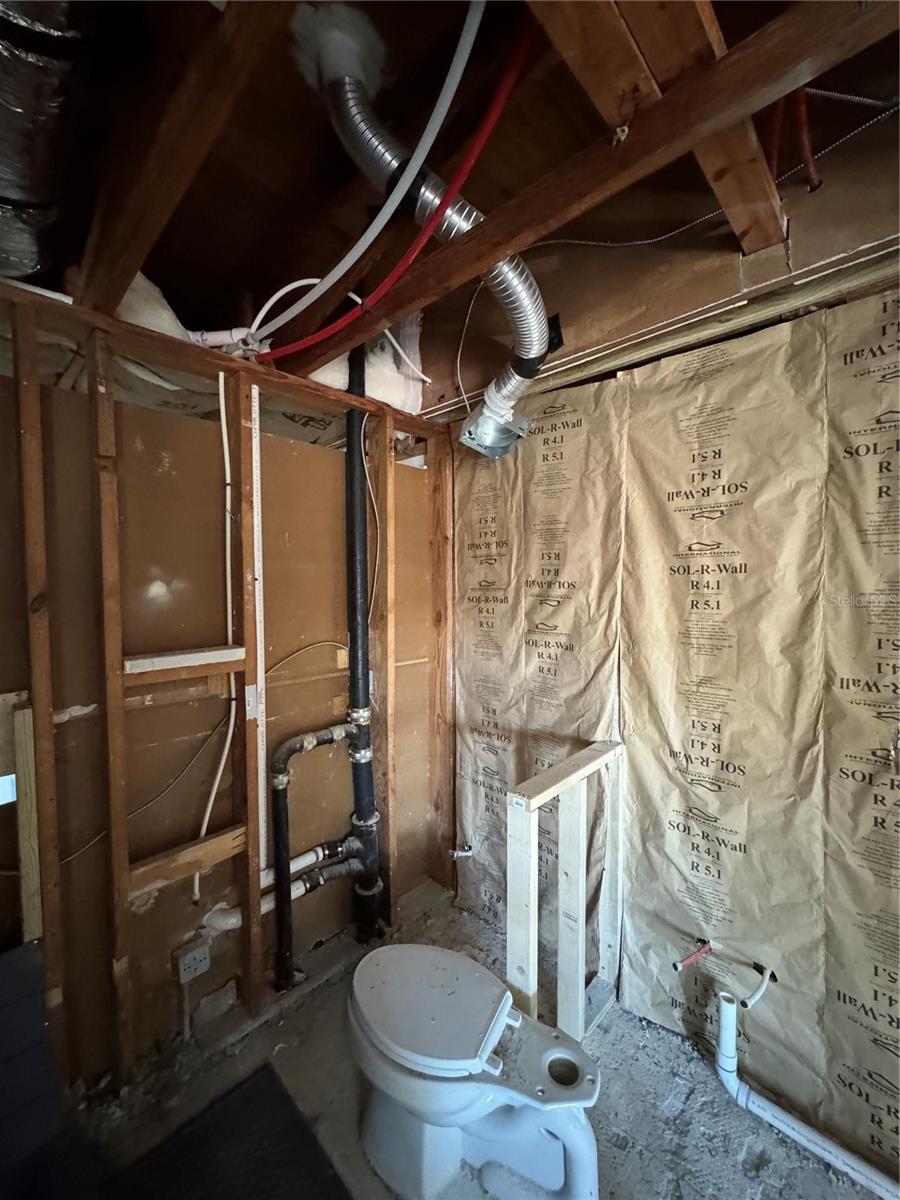 Image 8 of 27 For 1920 Woodcrest Drive 9