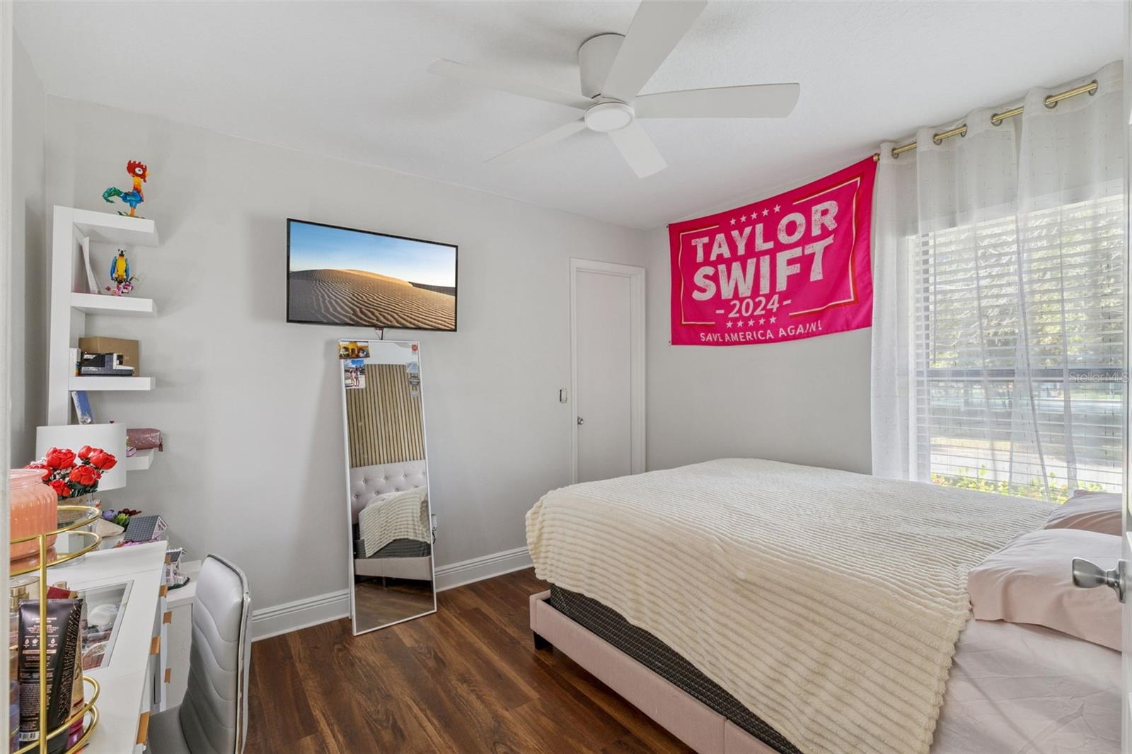 Image 18 of 31 For 9024 Woodbreeze Boulevard