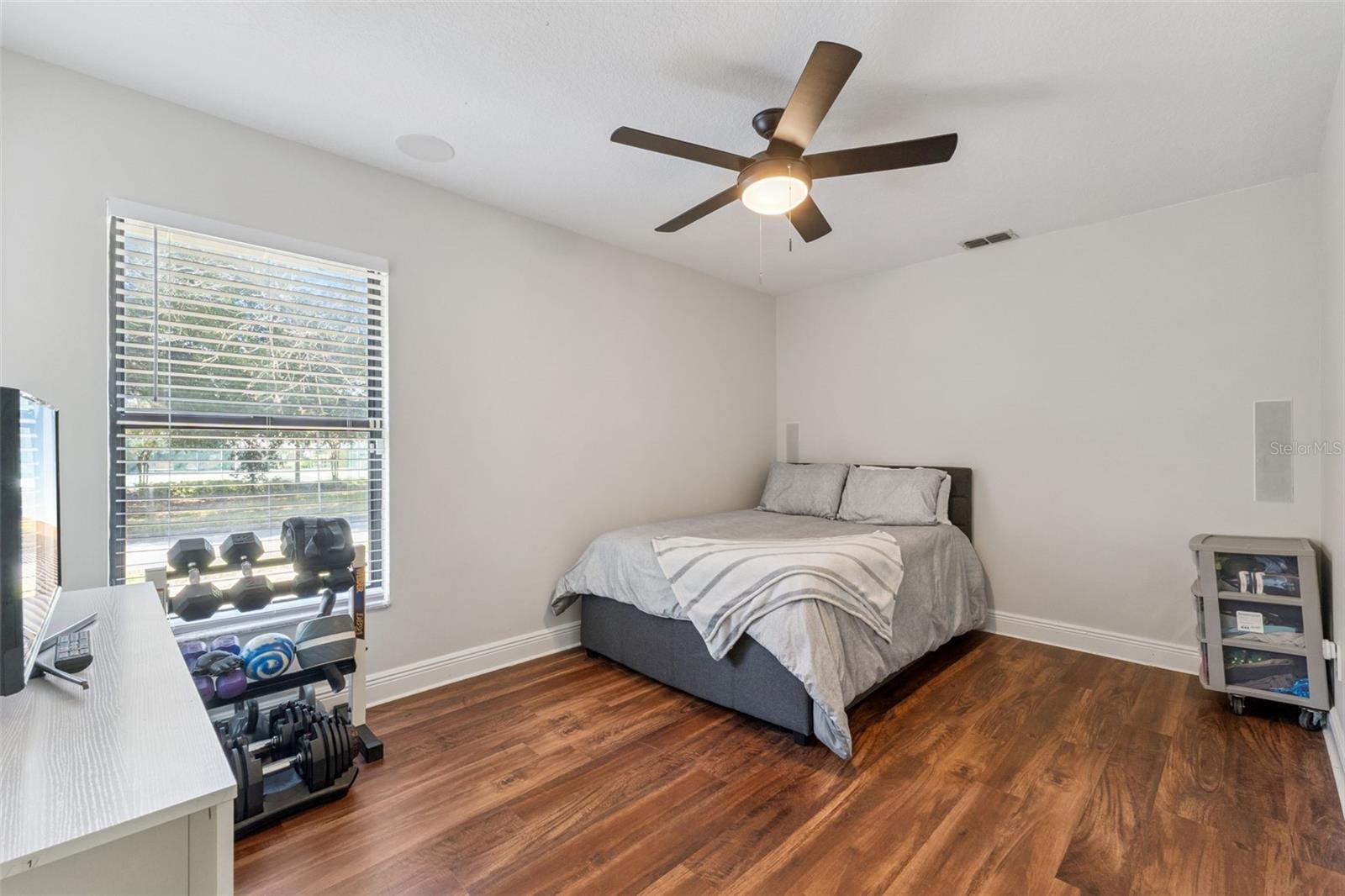 Image 19 of 31 For 9024 Woodbreeze Boulevard