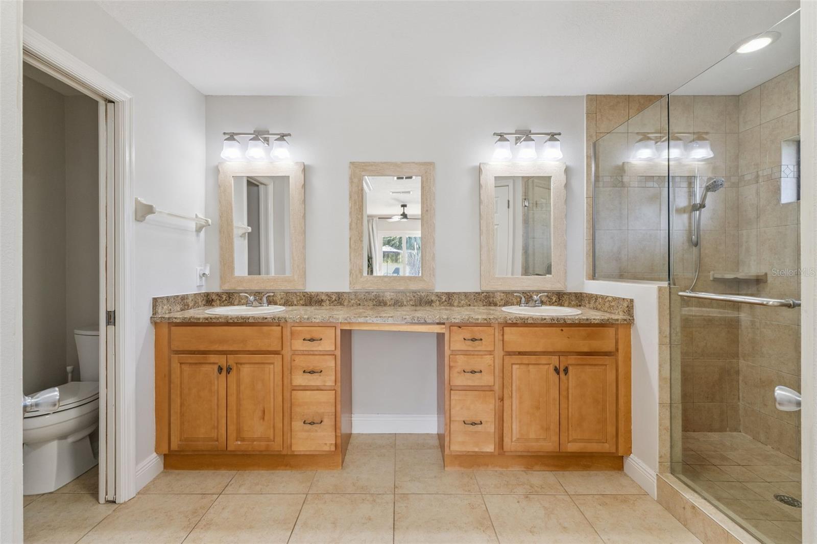 Image 21 of 31 For 9024 Woodbreeze Boulevard