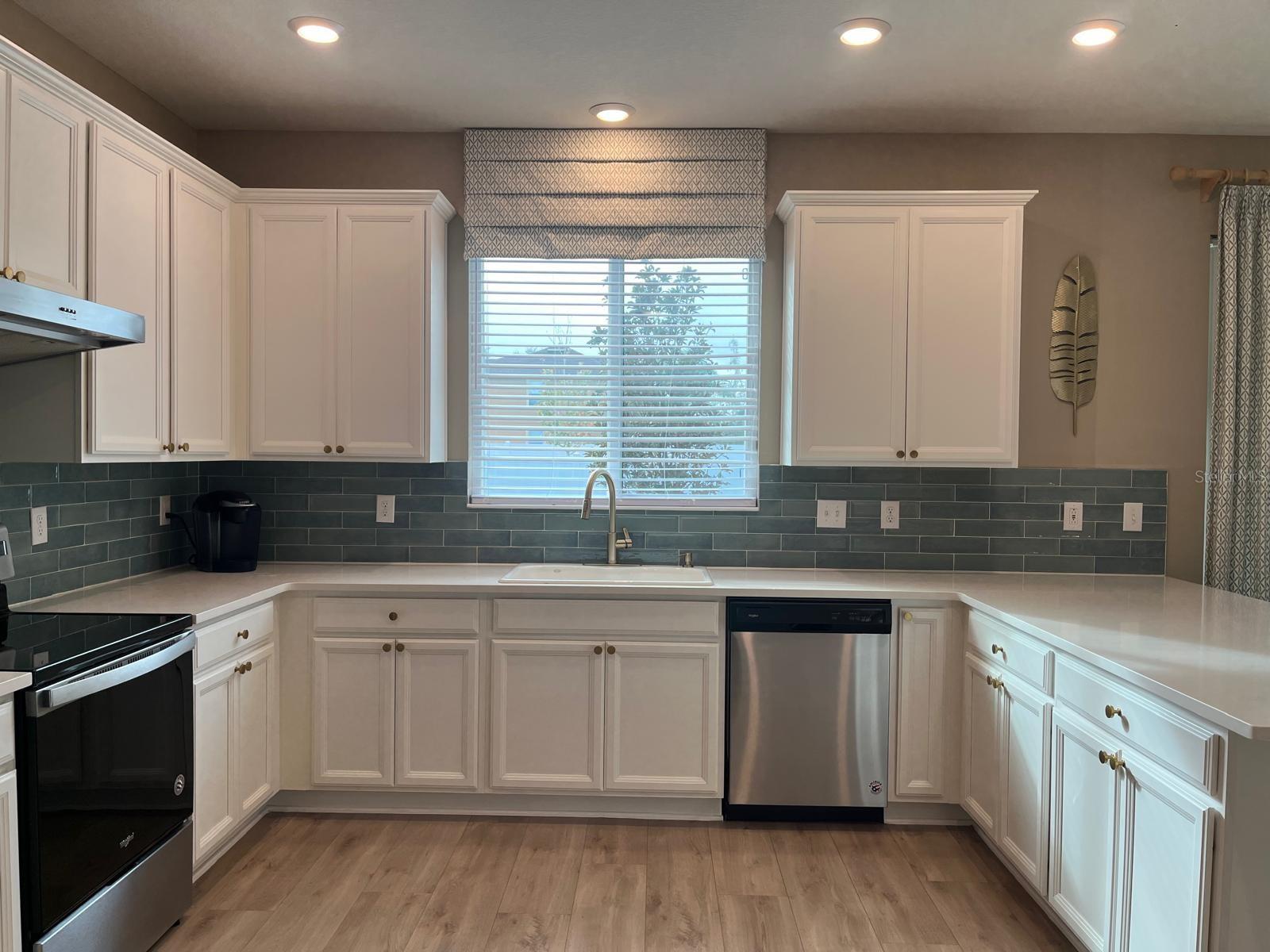 Image 15 of 54 For 1008 Papaya Circle