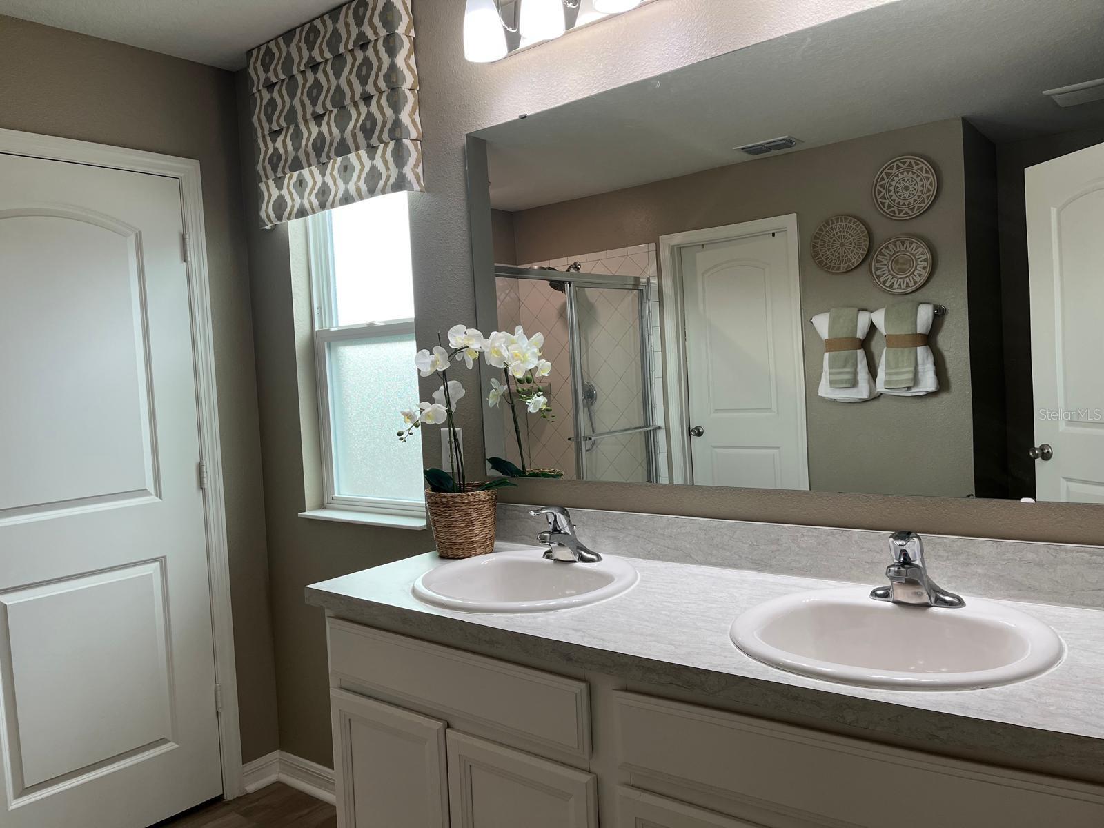 Image 27 of 54 For 1008 Papaya Circle