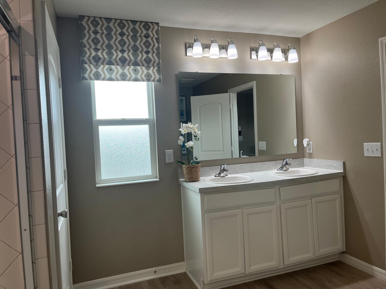 Image 28 of 54 For 1008 Papaya Circle