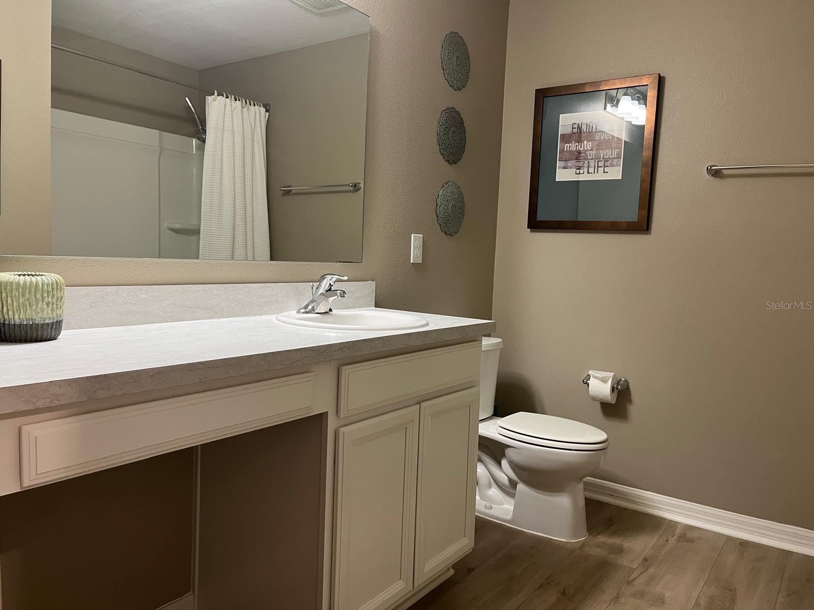 Image 33 of 54 For 1008 Papaya Circle