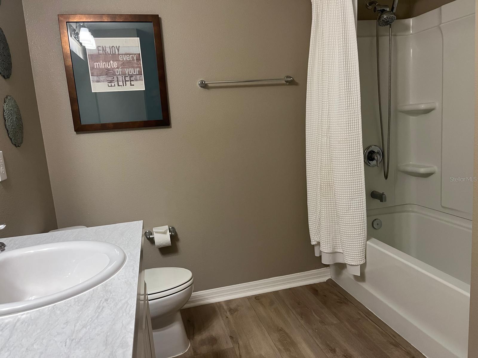 Image 34 of 54 For 1008 Papaya Circle