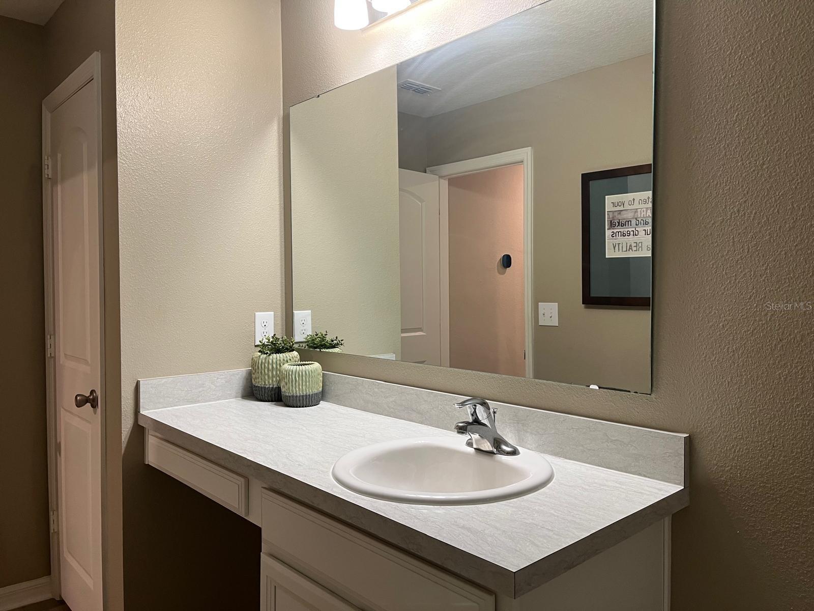 Image 35 of 54 For 1008 Papaya Circle