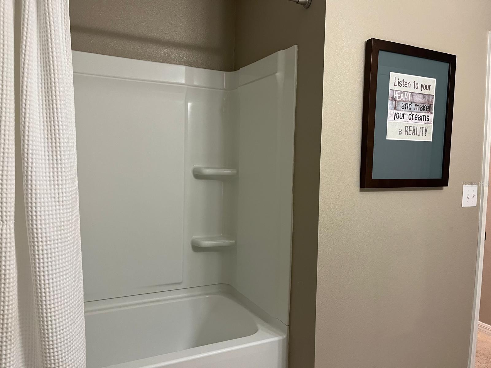 Image 36 of 54 For 1008 Papaya Circle