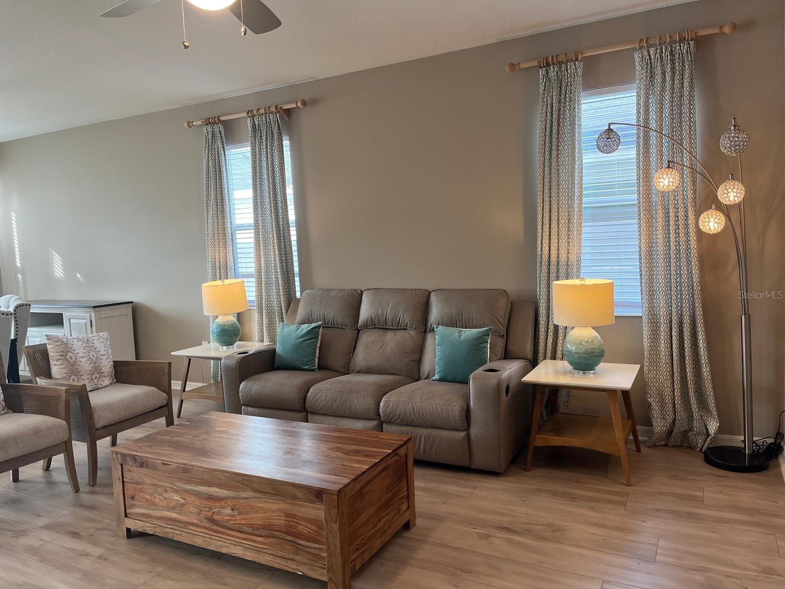 Image 7 of 54 For 1008 Papaya Circle